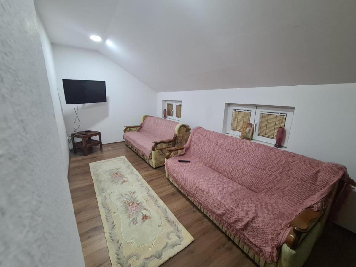 Apartmani Mladenovic Kijevo Exterior photo